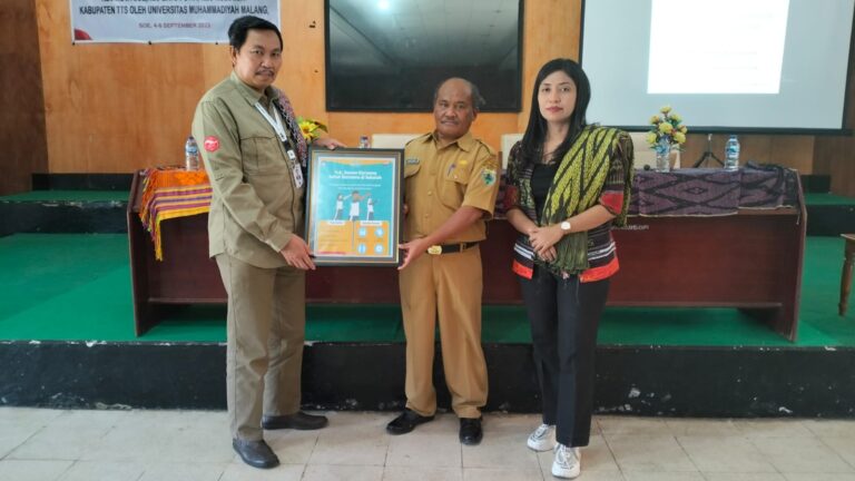 Program Kejar Mutu SD, Tim UMM Sosialisasi Kampanye Sekolah Sehat bagi 30 SD di Kabupaten Timor Tengah Selatan