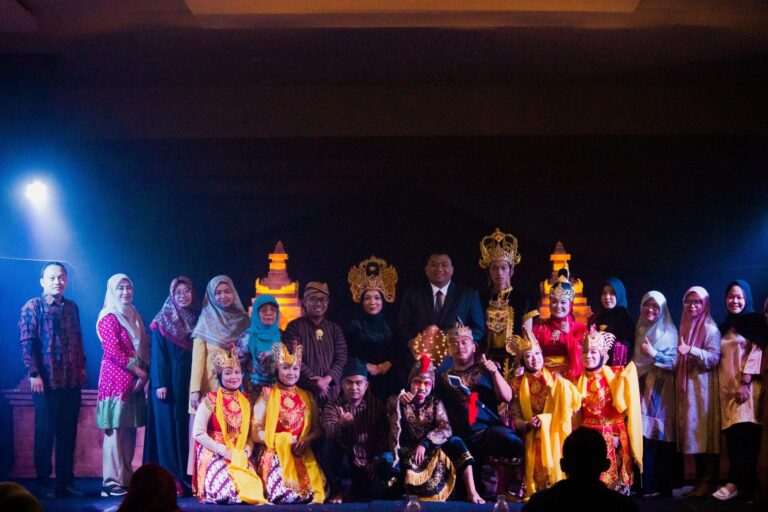 Pagelaran Seni “Baswara Gumita Nuswantara” Mahasiswa PGSD FKIP UMM: Menghidupkan Kembali Warisan Budaya Melalui Panggung Drama