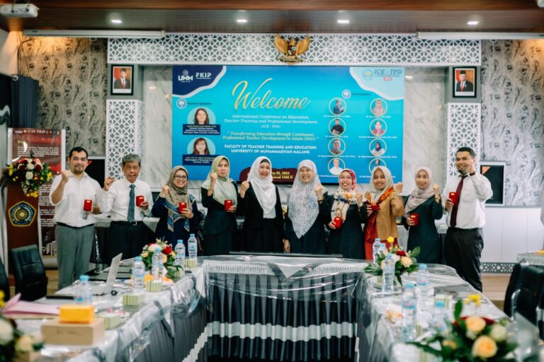 Sambut Hardiknas dan 8 Doktor Baru, FKIP UMM Gelar Konferensi Internasional Pengembangan Profesi Berkelanjutan untuk Capai SDGs