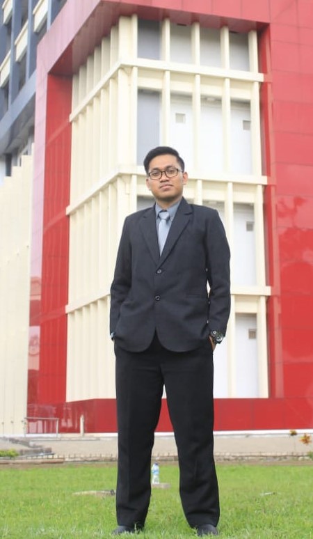 WISUDA UMM: 80% WISUDAWAN MATEMATIKA LULUS 3,5 TAHUN DENGAN PREDIKAT CUMLAUDE MELALUI KISS