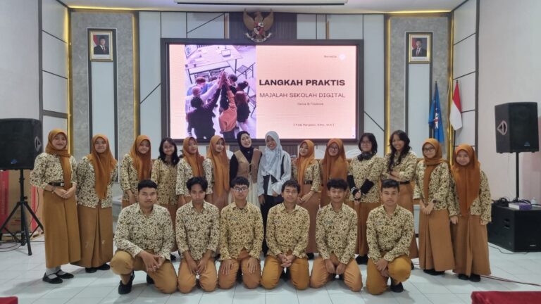 Dosen PBI FKIP UMM Beri Pelatihan Literasi Digital Siswa SMAN 1 Batu Hingga Hasilkan Majalah Digital Sekolah