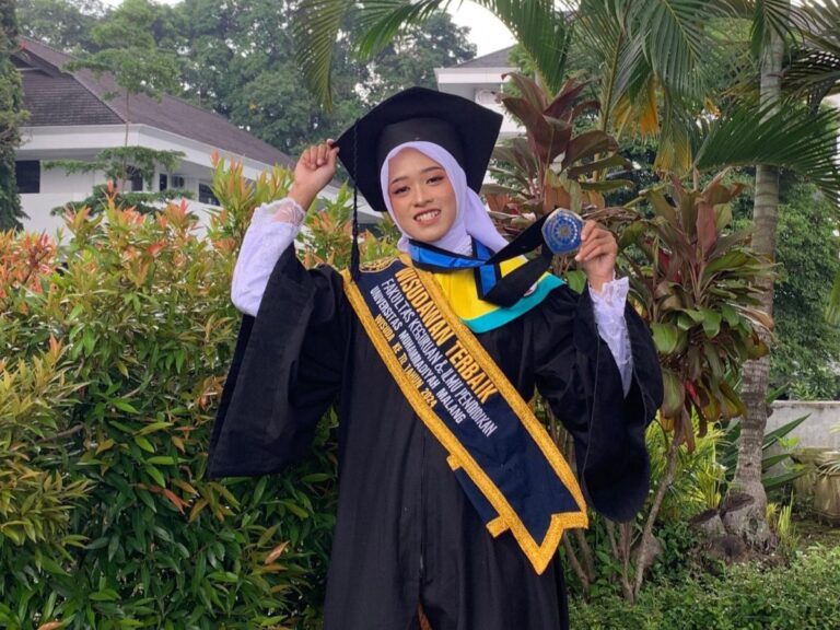 Lailatul Ulfa, Lulusan Terbaik FKIP UMM: Persisten adalah Kunci!