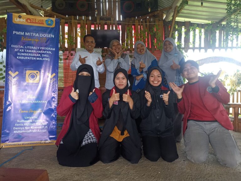 PMM Mitra Dosen, Dosen dan Mahasiswa Pendidikan Bahasa Inggris Adakan Latih Guru KB Taman Harapan Sumbersekar
