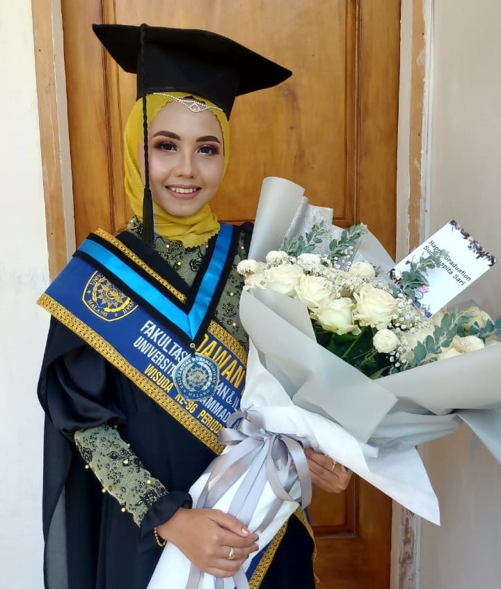 Suci Puspita Sari, Wisudawan Terbaik FKIP yang Hobi Menulis