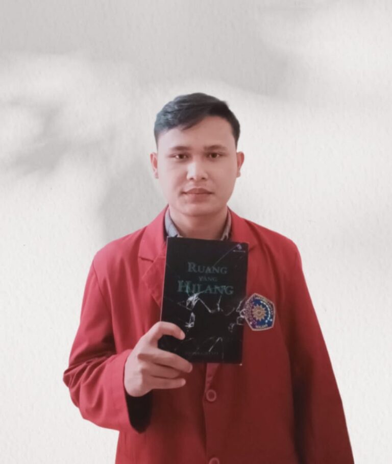 Puluhan Mahasiswa Lulus Jalur Non Skripsi, Ino Prasetya Lewat Novel Ruang Yang Hilang Jadi Salah Satunya!