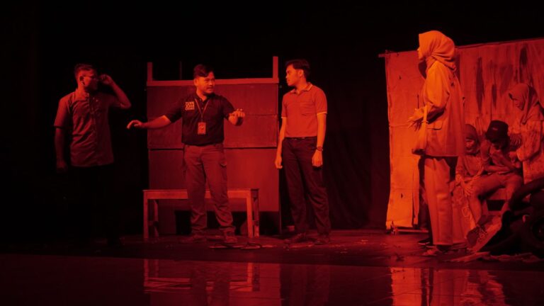 Luaran Perkuliahan: Mahasiswa PBI FKIP UMM Gelar Pertunjukan Teater Hingga Diskusi Komunitas Teater Kampus Malang